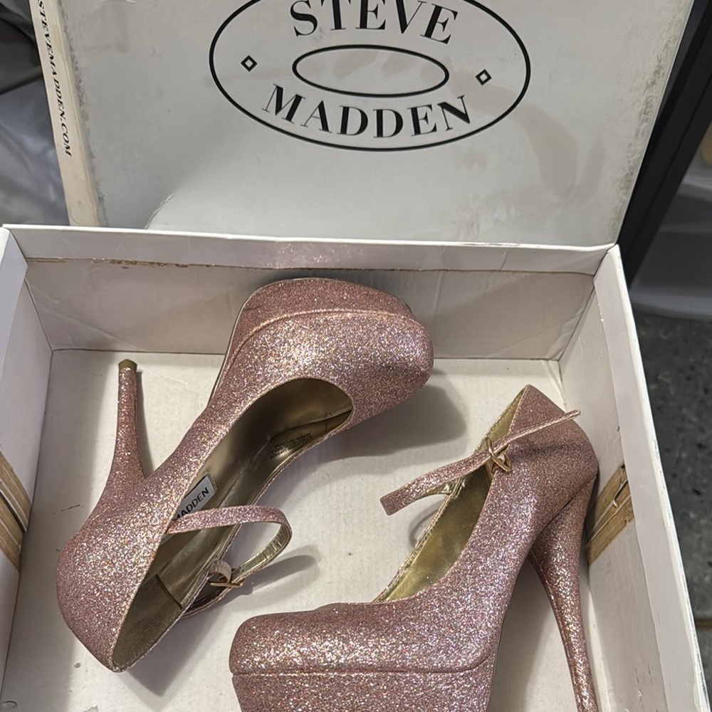 Steve Madden Pink Glittery High Heels